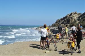 Grupo de ciclistas en la isla de Rodas